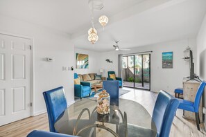 TV - Prime Location/2 Bdr/Sleeps 7/Pet friendly (Santa Rosa Beach)
