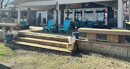 Beautiful Waterfront Lake House