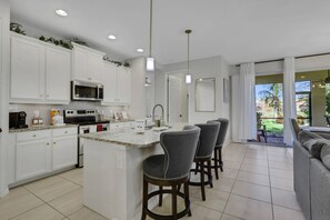 Fridge, microwave, oven, stovetop - South Fort Myers Gated Retreat! Community Pool! Close to Beaches, Dining, Shopping & Parks! (Fort Myers)