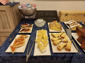 Unclassified image, 4 of 54, button