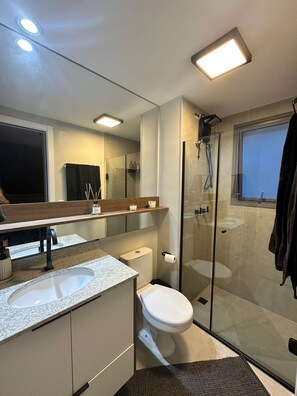 Handtücher, Seife, Toilettenpapier