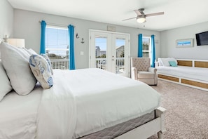 3 bedrooms, iron/ironing board, WiFi, bed sheets - New Kulula WEST-  3 BR, Sleeps 9, Heated Salt Water Pool, Bikes & moments from the beach (Santa Rosa Beach)