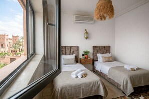2 habitaciones, tabla de planchar con plancha, wifi y ropa de cama 