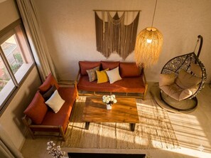 TV - Bohemian chic in the heart of the red city with swimming pool (Marrakech-Safi)