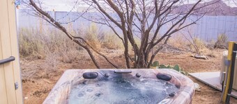 Deva Fairy Cottage with Private Hot Springs Tub and Patio