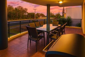 Outdoor dining - Pebbly Beach Estate | Sleeps 18 (Forster)