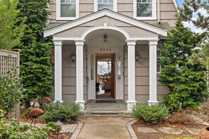 Exterior detail - Stunning 180° Water & Mountain Views - Sleeps 8 (Seattle)