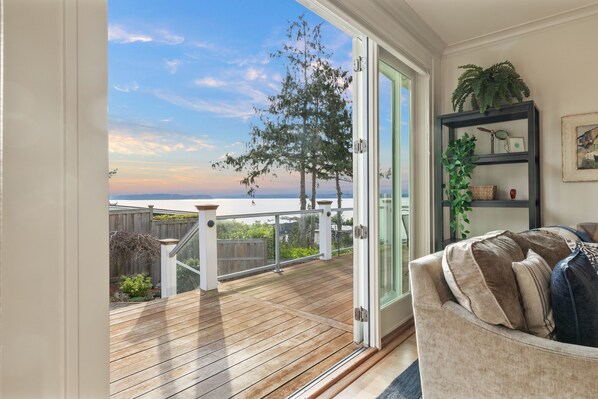 Smart TV - Stunning 180° Water & Mountain Views - Sleeps 8 (Seattle)