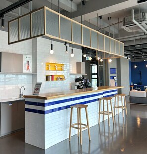 Bar (on property) - [Livelike Seoul] Seoul Stn. Corner House - Perfect Travel Hub (Seoul)
