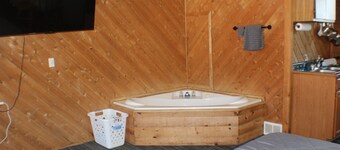 AC4 Northwoods Getaway perfect for relaxing getaway