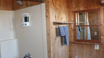 Shower, jetted bath, hair dryer, towels