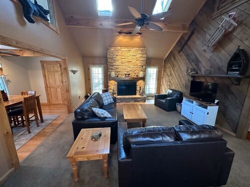 Cozy Getaway Near Seven Springs Ski Resort