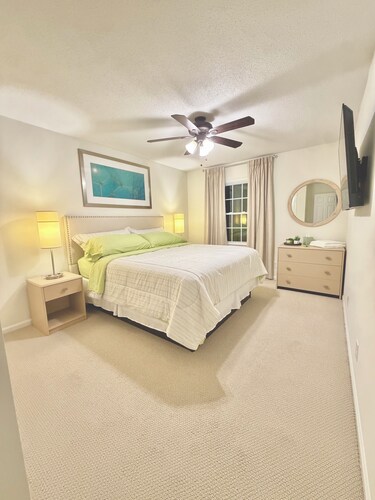 Spacious and Luxury 3-bedroom townhome in tranquil Greensboro