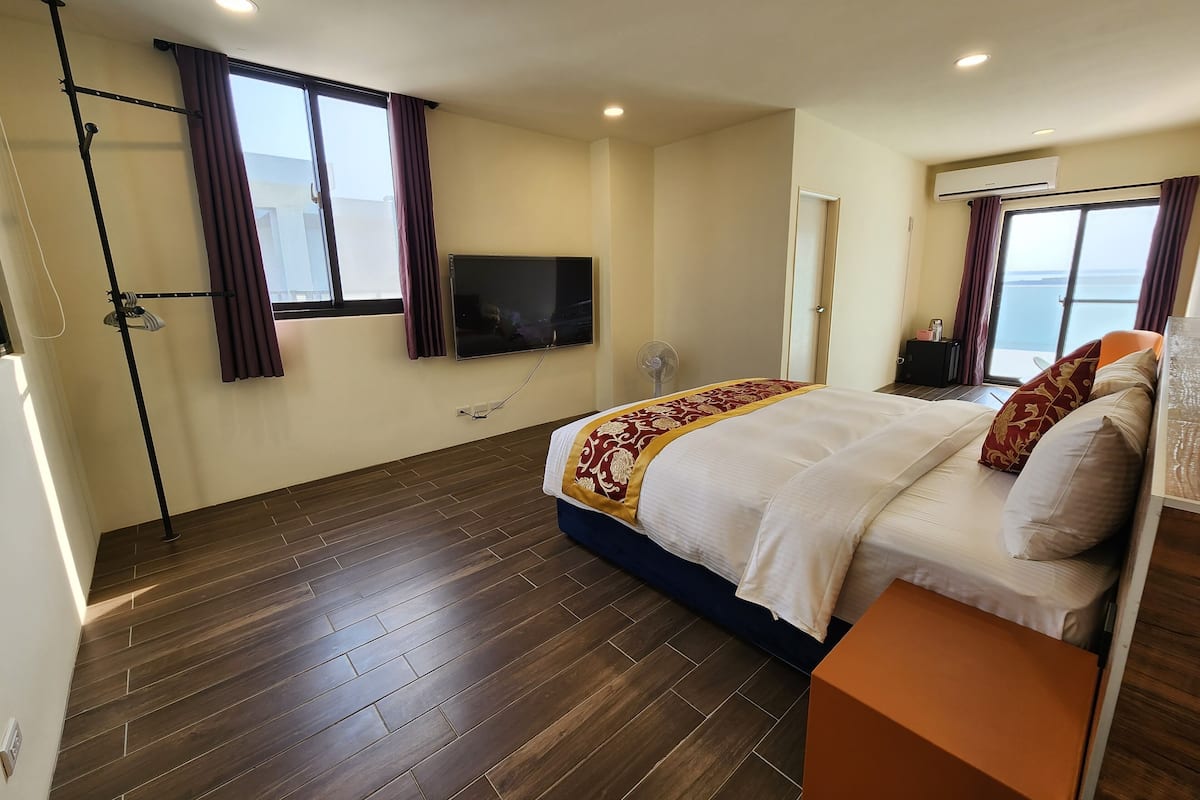 Deluxe Double Room, Balcony | Free WiFi