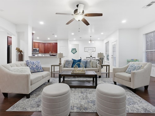 Parkside Fully Furnished 4BR Family Home