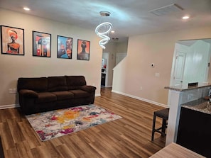 Smart TV, computer monitors