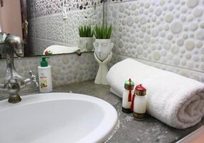 Quarto triplo luxo | Banheiro