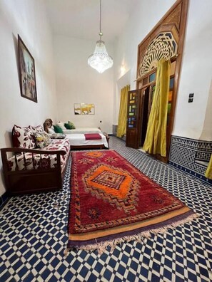 صورة غير مصنفة، 5 من 26، زرّ