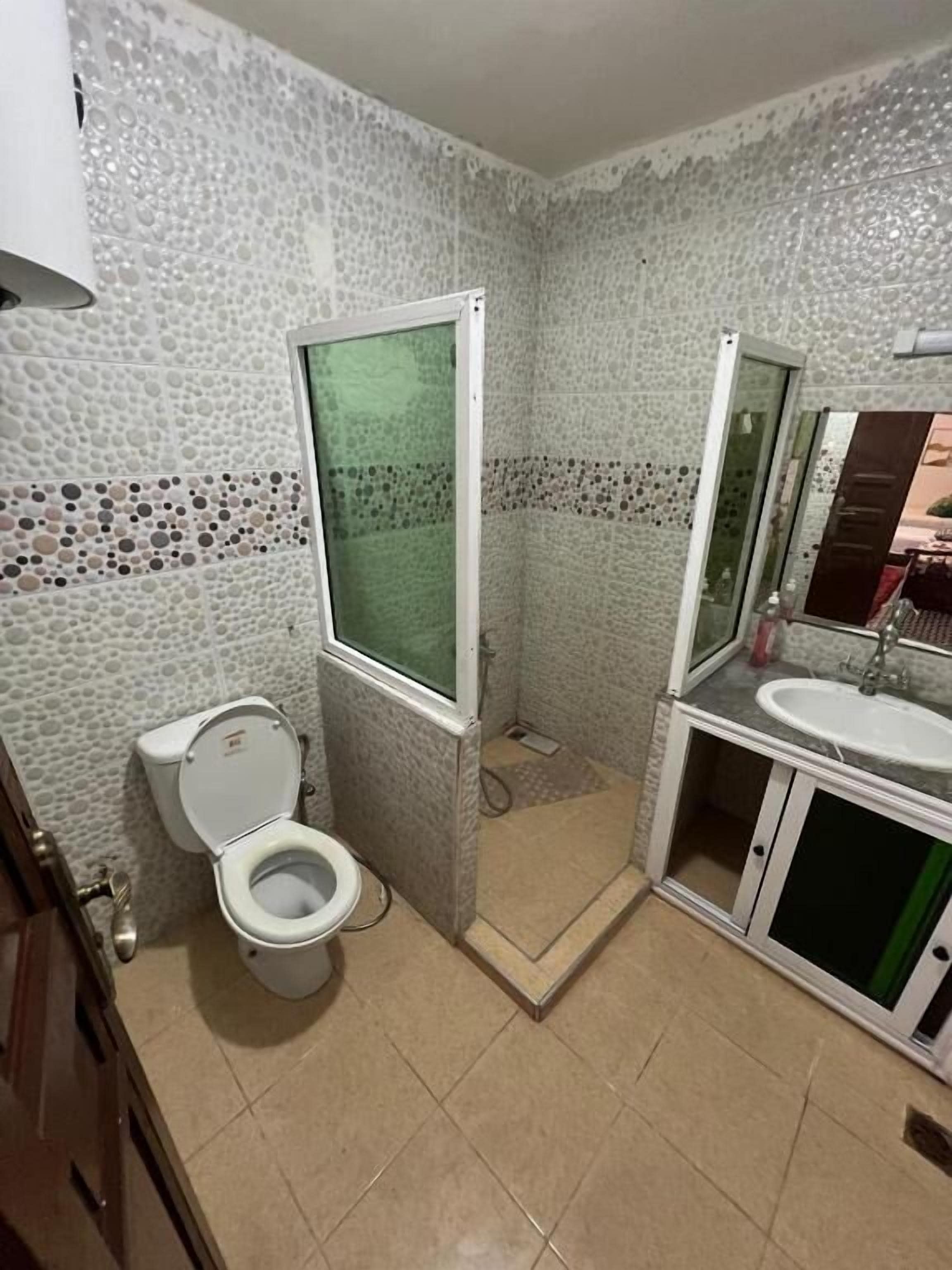 Deluxe Triple Room | Bathroom