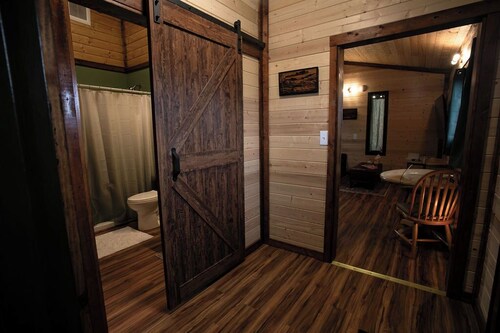 Tranquil Alaskan Cabin with Expansive Views 12 mins from Homer, Alaska