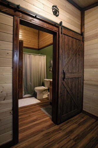 Tranquil Alaskan Cabin with Expansive Views 12 mins from Homer, Alaska