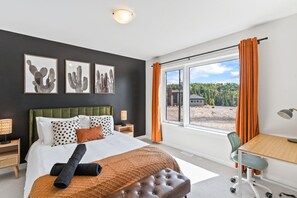 4 bedrooms, iron/ironing board, free WiFi, bed sheets