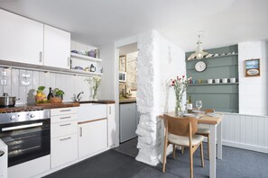 Fridge, microwave, oven, stovetop - An Selder - Near waterfront, pet allowed, Wifi (Fowey)