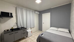 Room - Cozy and well-located apartment in a central area. (Chapecó)