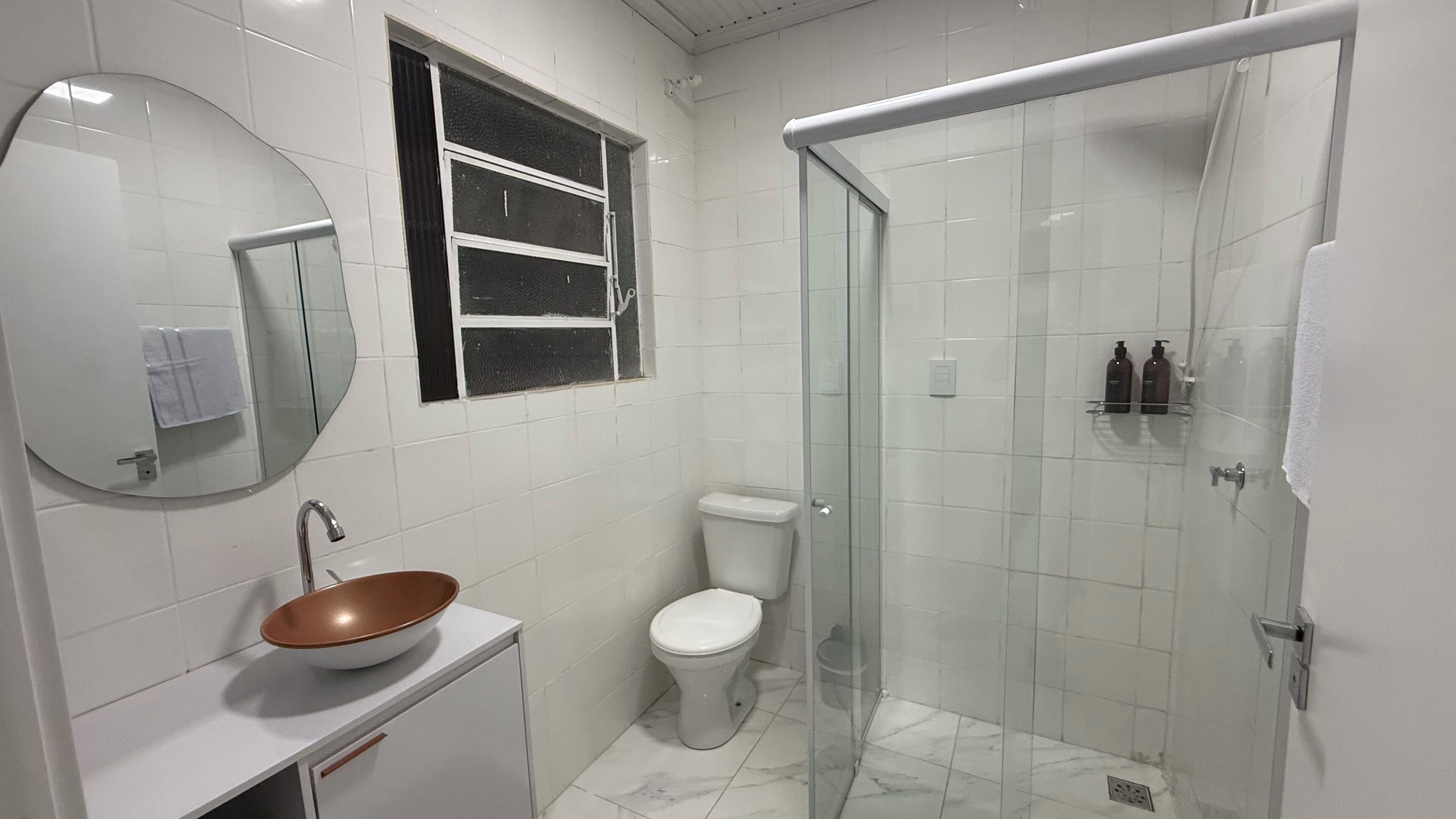 提供毛巾、番梘、廁紙