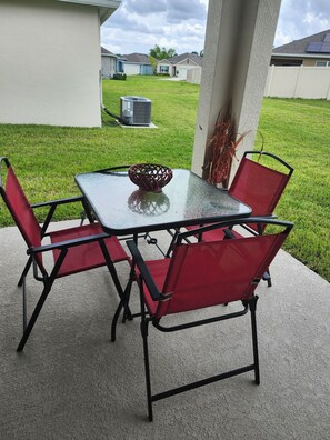 Outdoor dining - Wonderful 4-bedroom house with AC in cool Sanford (Sanford)