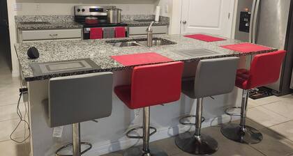 Wonderful 4-bedroom house with AC in cool Sanford