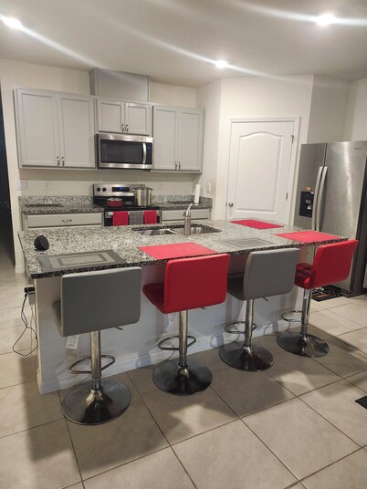 Wonderful 4-bedroom house with AC in cool Sanford