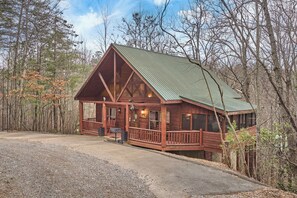 Exterior - Summer Gtwy! 1BR+Loft Cabin w/ Hot Tub & Arcade (Sevierville)