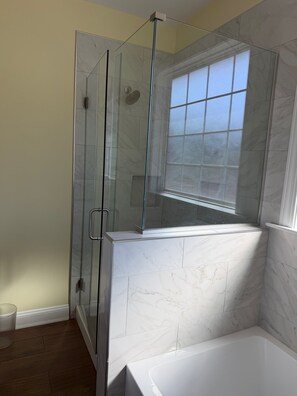 Hair dryer, towels, soap, toilet paper - Superb 4-bedroom house with AC in charming Loris (Loris)