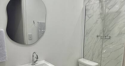 Cozy apartment with a prime location.