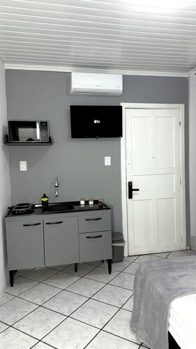 Cozy apartment with a prime location.