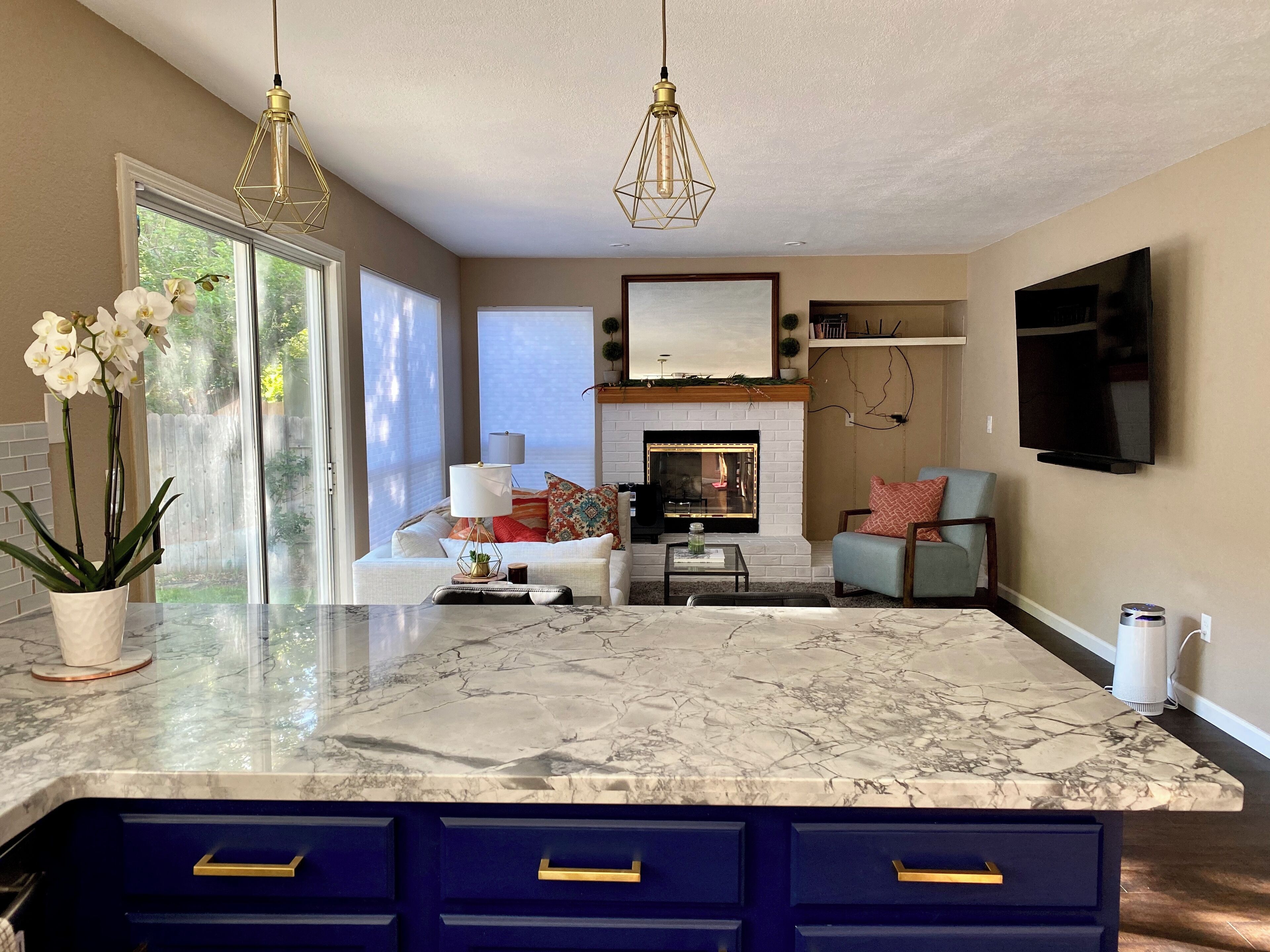 TV connectée, cheminée, baby-foot