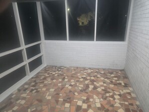 Interior - Serene vintage 3b/2ba  home with AC. Medical professions MD, NP, RN are welcome. (Valdosta)