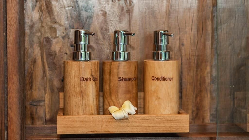 Shower, free toiletries, hair dryer, slippers