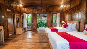 Superior Twin Room, Balcony, Garden View | Desk, blackout drapes, soundproofing, iron/ironing board