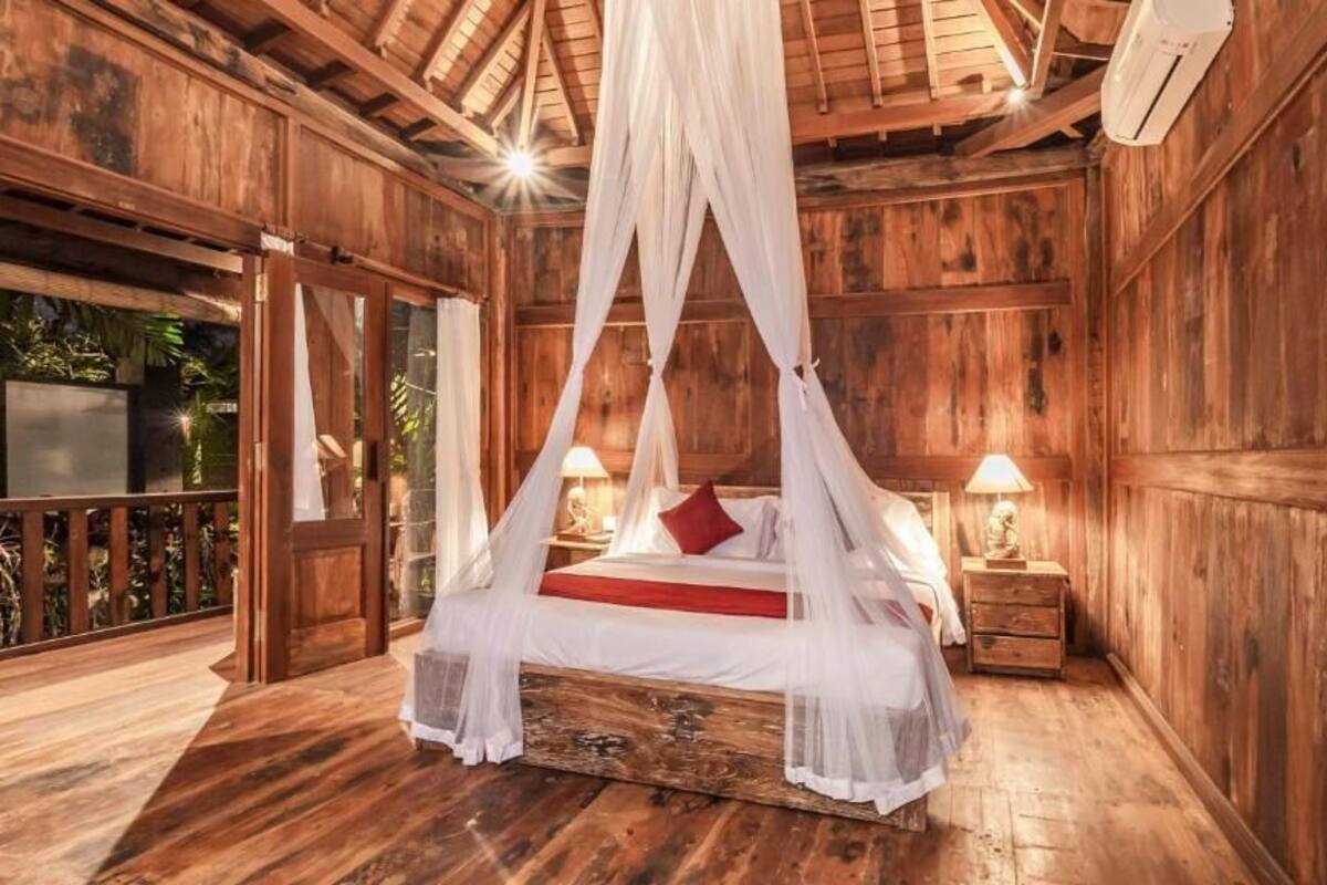 Superior Double Room, Balcony, Garden View | Desk, blackout drapes, soundproofing, iron/ironing board