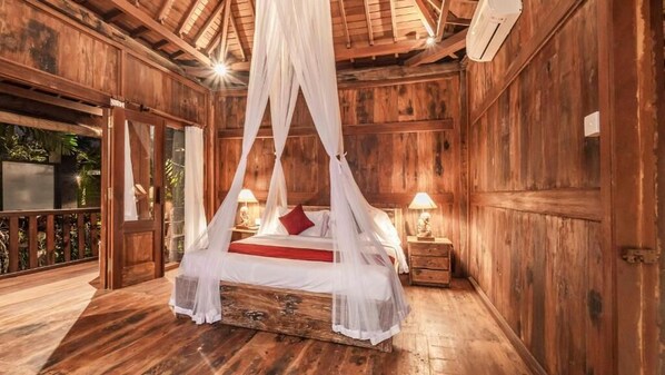 Superior Double Room, Balcony, Garden View | Desk, blackout drapes, soundproofing, iron/ironing board