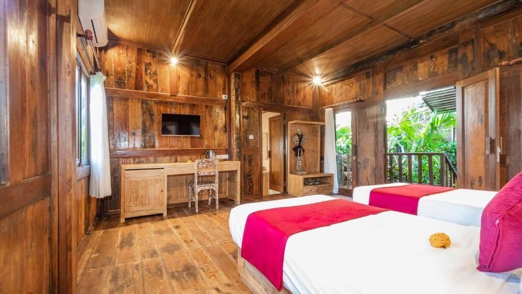 Superior Twin Room, Balcony, Garden View | Desk, blackout drapes, soundproofing, iron/ironing board