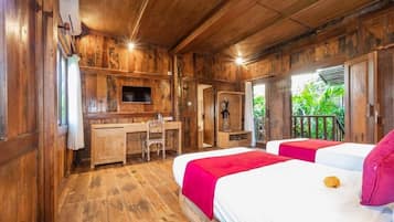 Superior Twin Room, Balcony, Garden View | Desk, blackout drapes, soundproofing, iron/ironing board