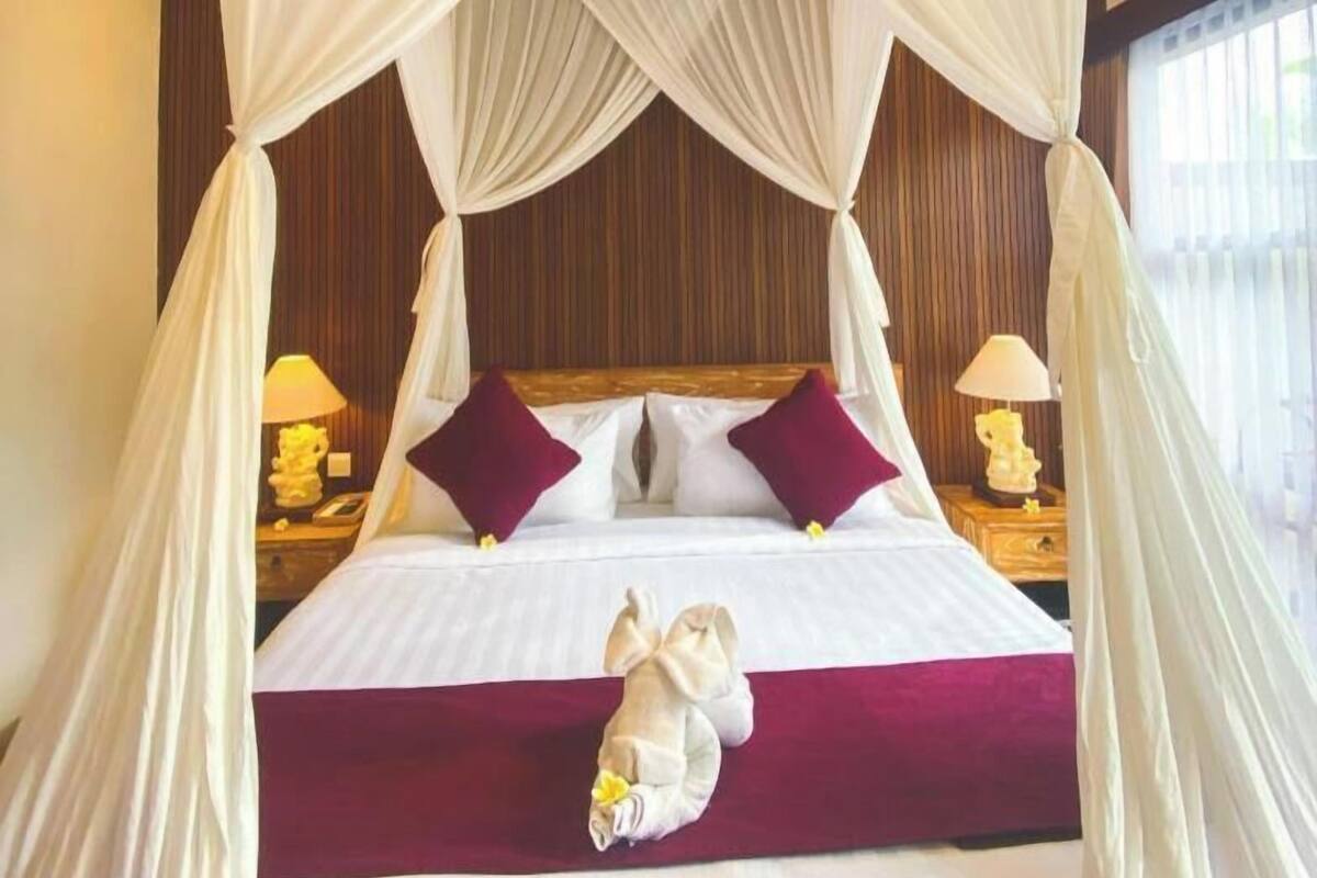 Deluxe Double Room, Balcony, Garden View | Desk, blackout drapes, soundproofing, iron/ironing board (on request)