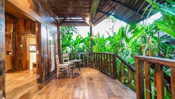 Superior Twin Room, Balcony, Garden View | Interior