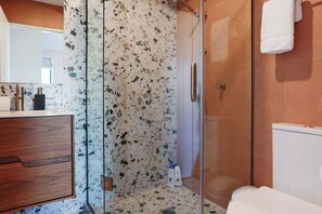 Unclassified image, 4 of 18, button - Heavenly Tekapo 4bdr4ba (Lake Tekapo)