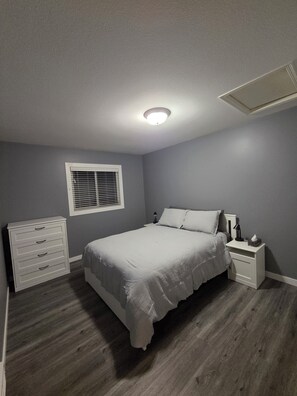 5 bedrooms, WiFi, bed sheets