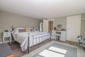 1 chambre, bureau, fer et planche à repasser, Wi-Fi gratuit