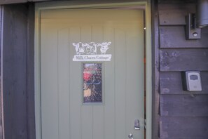 Exterior detail - Milk Churn (2)  - sleeps 2 guests  in 1 bedroom (Eye)